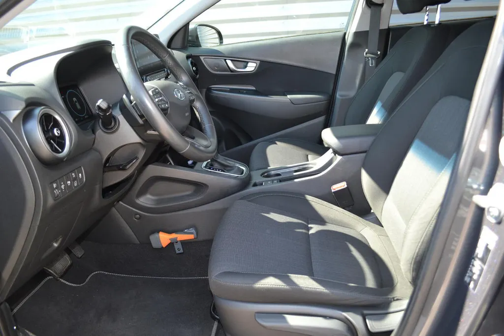 Hyundai Kona 1.6 GDI HEV FASHION|TREKHAAK|NAVI|CARPLAY|HEA