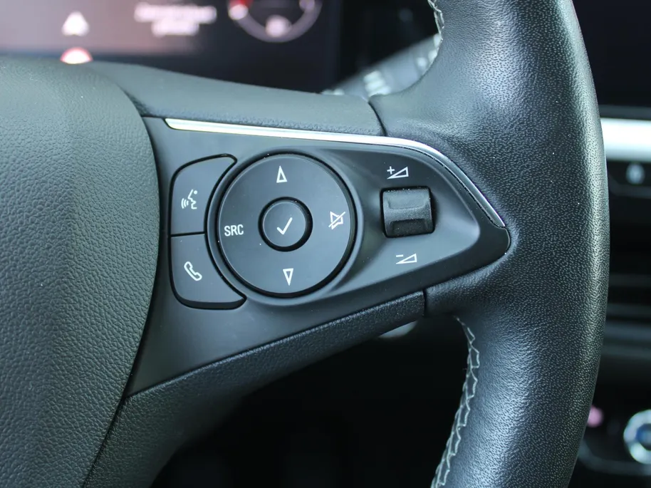 Opel Grandland 1.2 Turbo GS Line | Stuur-/ stoel-/ voorruitverwarming | Matrix LED | Elek. achterklep | 18' LM | Dodehoek detectie | Clima | Navi | Camera voor + achter |