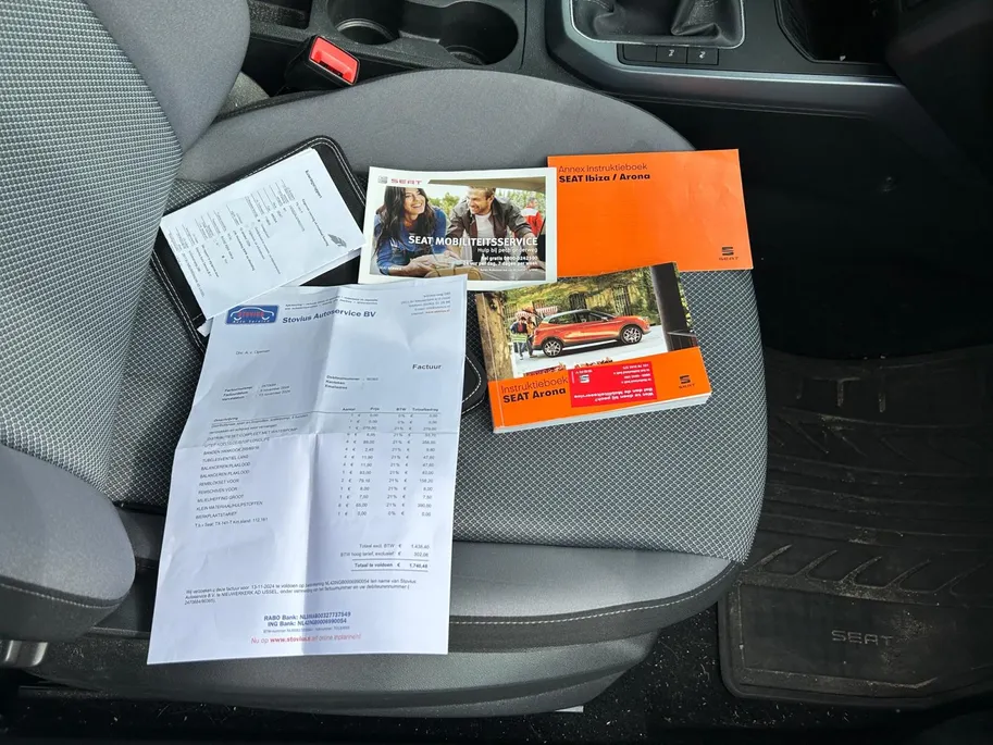 SEAT Arona 1.0 TSI Style Business Intense | Zeer Compleet! | Navi | Achteruitkamera | Sensoren | NU Rijklaarprijs! Incl.12 Maanden, APK, Onderhoudsbeurt etc! Premiumpakket gratis! |