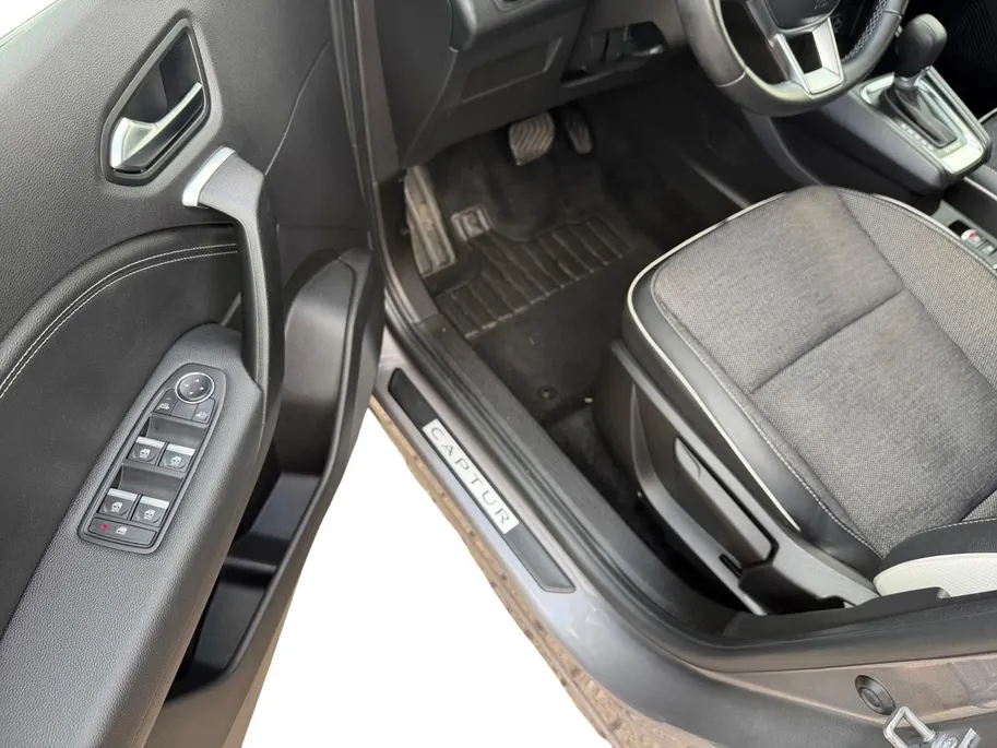 Renault Captur 1.6 E-Tech Hybrid 145 Intens | Automaat | Parkeersensoren | Camera | Cruise & Climate Control | Apple Carplay & Android Auto | 12 Maanden BOVAG Garantie