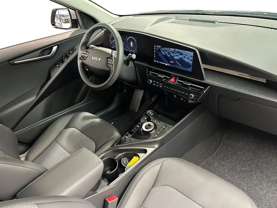 Kia Niro 1.6 GDi PHEV DynamicPlusLine Edition | Orginele Kilometerstand! | Apple Carplay / Android Auto | Navigatiesysteem | Elektrisch Verstelbare Bestuurdersstoel | Stoel + Stuurverwarming | Licht + Regensensor | Parkeersensoren Voor + Achter | Camera Achter | 1