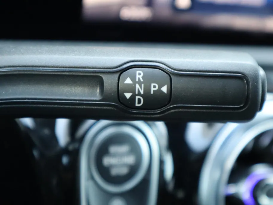 Mercedes-Benz A-Klasse 180 Business Solution AMG l Panorama dak l Keyless l AMG Line l