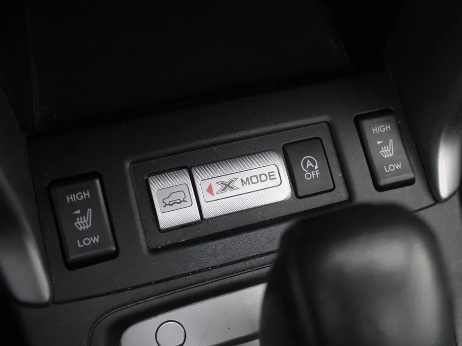 Subaru Forester 2.0 Luxury Plus | Trekhaak | Camera | Stoelverwarming | Schuifdak | 17' LM | Clima | Xenon | Parkeersensor v+a | All seasons |