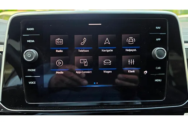 Volkswagen T-Roc 1.5 150PK TSI 7-DSG A/T R-Line Edition - Cold Pack - Park Assist - IQ.Light
