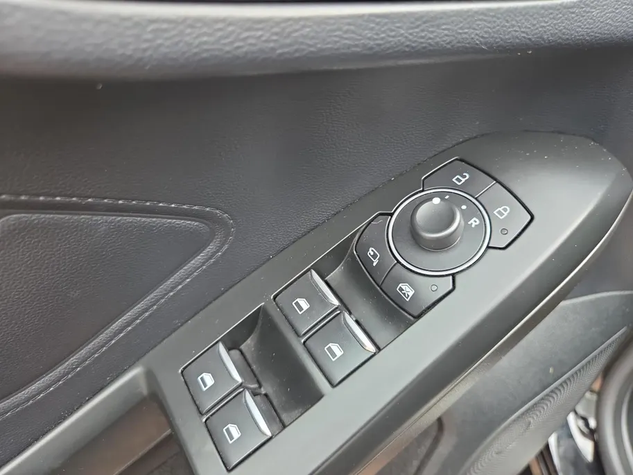 Ford Focus 1.0 EcoBoost ST-Line X Business | Automaat | Carplay | camera | Zeer nette auto | Full LED | Trekhaak | Technology Pack | Winter Pack | 12 Maanden Bovag Garantie |