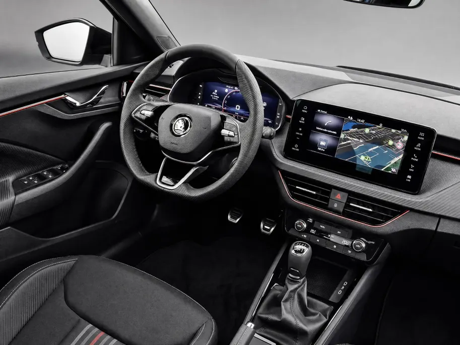Škoda Kamiq Monte Carlo 1.0 TSI 85kW/115PK SUV 6 versn. handgeschakeld | Metallic Lak | Winter pakket | 17'' Lichtmetalen Velgen | DEMO Deal!