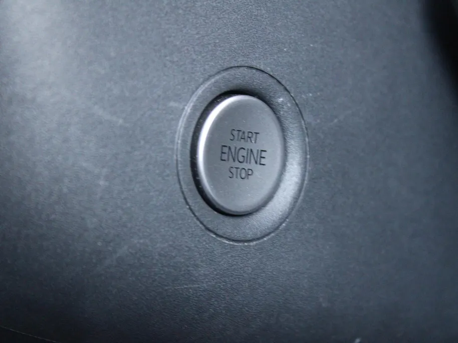 Volkswagen ID.4 Pure 52 kWh | Stuur- / Stoel- / Voorruit Verwarming | Clima | 19' LM | Cruise adapt. | PDC | Navi |