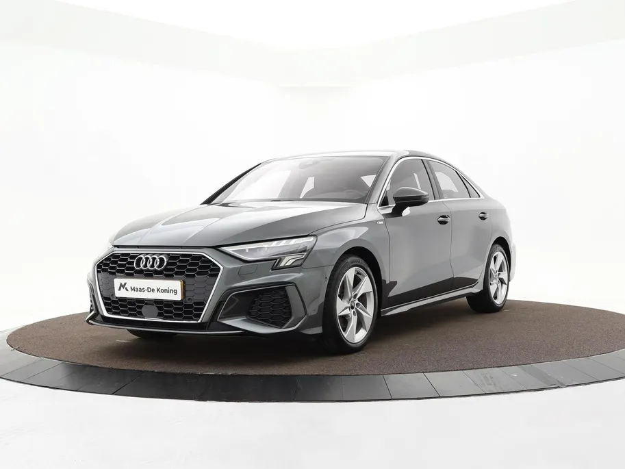 Audi A3 Limousine 30 TFSI 110pk S-Tronic S Edition · Apple/Android Car Play · Parkeerassistent · Cruise Control · Sportstoelen · Virtual Cockpit · Garantie t/m 11-11-2026 of 100.000km