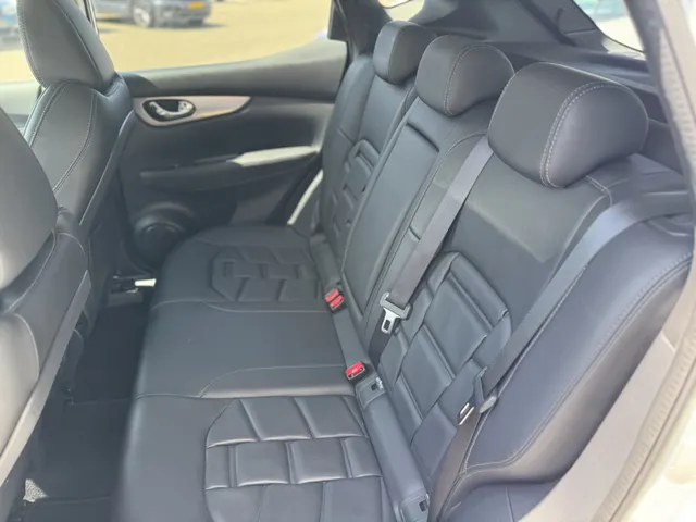 Nissan QASHQAI 1.3 DIG-T Premium Edition automaat