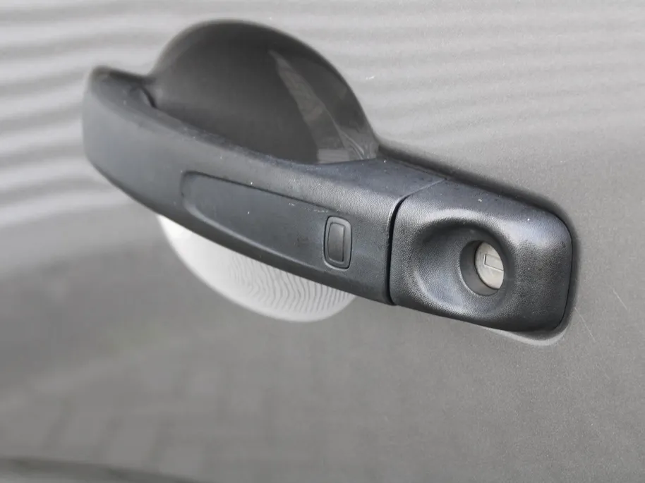 Renault Master T33 2.3 dCi L2H2 Stop & Start | Automaat | Trekhaak | Camera | Airco | Navi | Cruise | 16' LM | PDC | Licht-/regensensor | Volledig betimmerd |