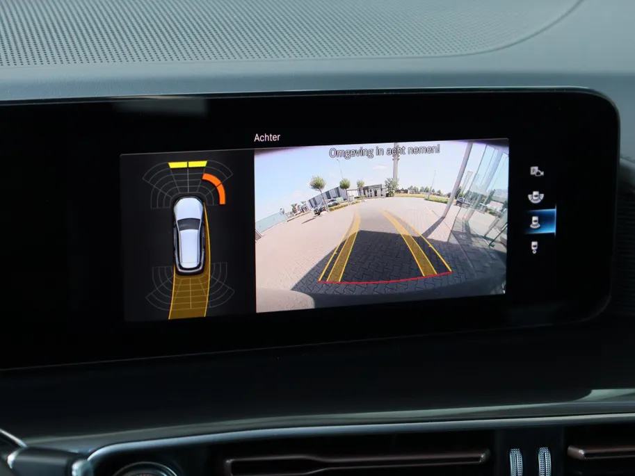 Mercedes-Benz EQC 400 4MATIC Business Solution AMG 80 kWh l Trekhaak l Keyless l Stoelverwarming