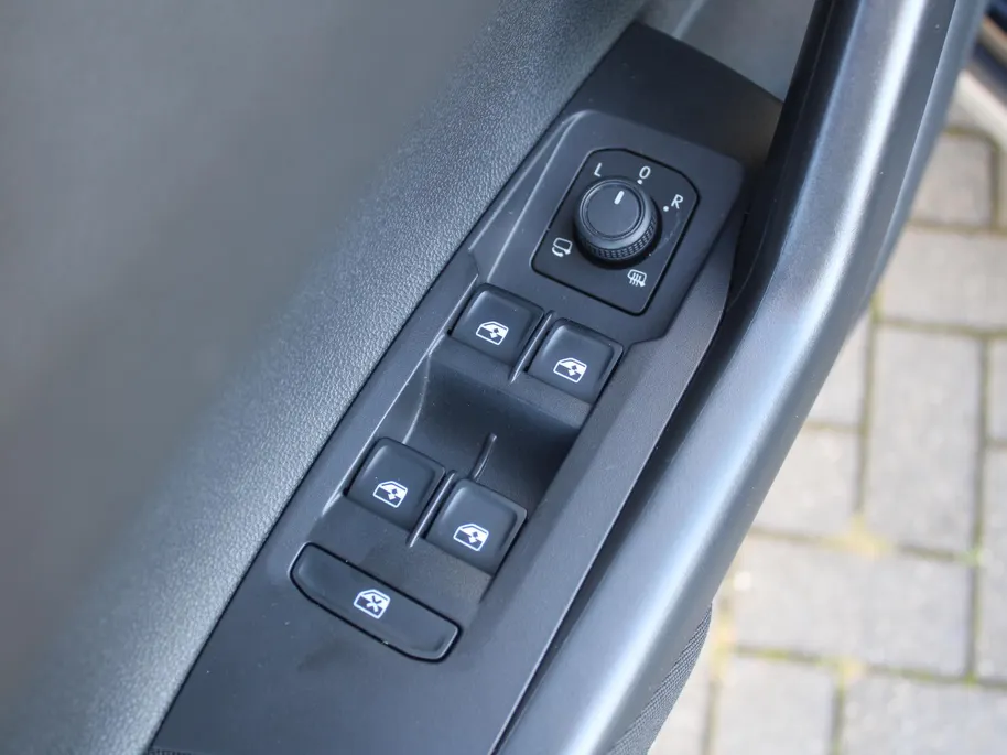 Volkswagen Taigo 1.0 TSI Life | Android Auto | Apple Carplay | All seasons | Adap. Cruise | LM Velgen | Airco |