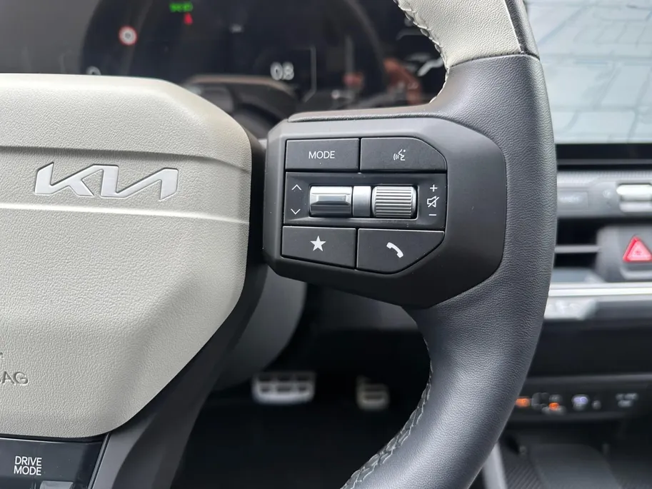 Kia K4 1.0 T-GDi MHEV GT-Line Launch Edition (pano) | Stoel & stuurverwarming | Wireless carplay/android auto | Fabrieksgarantie t/m 6-2036 +3x 1 jaar* | metallic lak | NAP