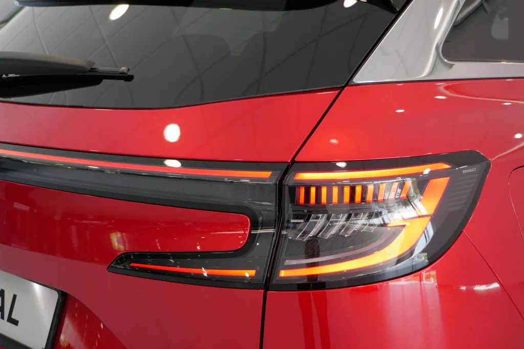 Renault Austral 1.2 E-Tech full hybrid 200 techno | Profiteer nu van €8.200,- VOORRAADKORTING | Uit voorraad leverbaar! OP=OP | Pack look & extended grip