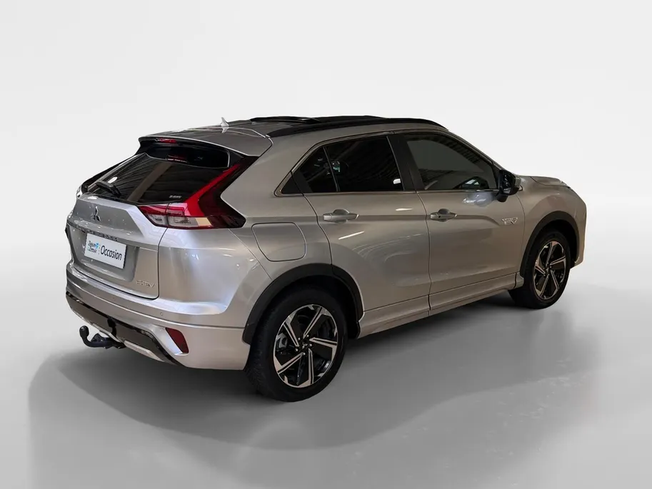 Mitsubishi Eclipse Cross 2.4 PHEV Instyle | Schuif-/ kanteldak | Achteruitrijcamera | Parkeersensoren voor & achter | Stoelverwarming | Navigatie | Trekhaak | BOVAG GARANTIE |