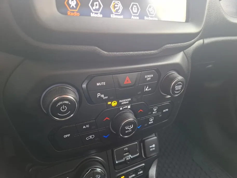 Jeep Renegade 4xe 240 Plug-in Hybrid Electric Limited | Parkeersensoren | Navi | Climate | Telefoon | LM Velgen |