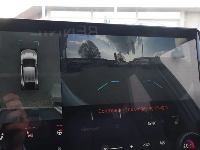 Toyota C-HR+ Executive AWD 77 kWh | Stoel/Stuur Verwarming | Matrix Led Lampen | 360 Camera