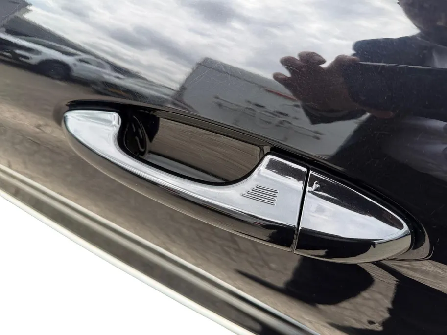 Ford Fiesta 1.0 EcoBoost Hybrid Vignale | Dealer onderhouden | NL auto | Adapt. cruise control | Pano dak | BLIS | Winter pack | Parkeersensoren voor en achter | Achteruitrijcamera | 17' lichtmetalen velgen | Bovag garantie |