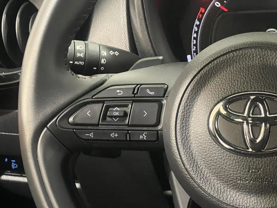 Toyota Aygo X 72PK VVT-i S-CVT Premium Automaat | 1e eigenaar | JBL Audio | Navi | Apple CarPlay/Android Auto | Adaptive Cruise Control | Licht & Regen Sensor | Lichtmetalen Velgen | Keyless Entry |
