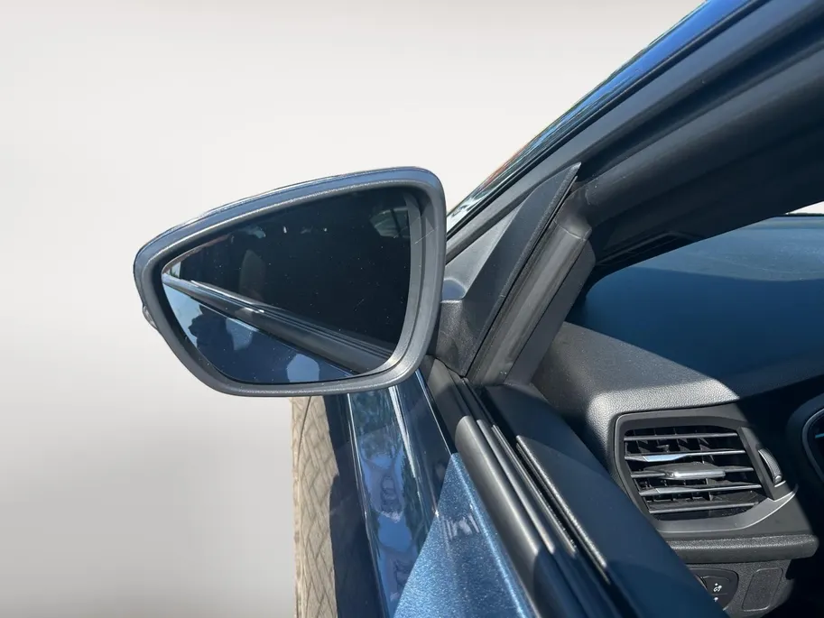 Ford Focus 1.0 EcoBoost Hybrid ST Line Stoel/stuur/voorruitverwarming | Achteruitrijcamera | Apple/Android Carplay | Parkeersensoren |