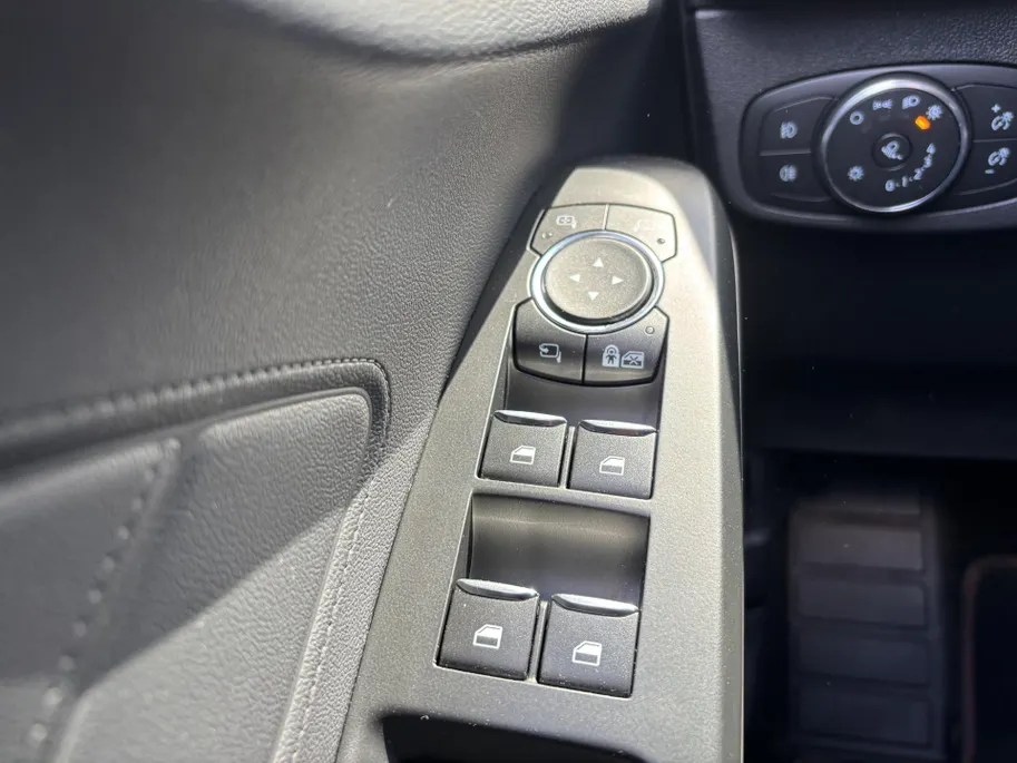 Ford Focus 1.0 EcoBoost 125 pk Hybrid ST Line X Wagon Trekhaak - Navigatie - B&O -Apple Carplay/ Android Auto - Blue Panther Metallic - Elktrische achterklep