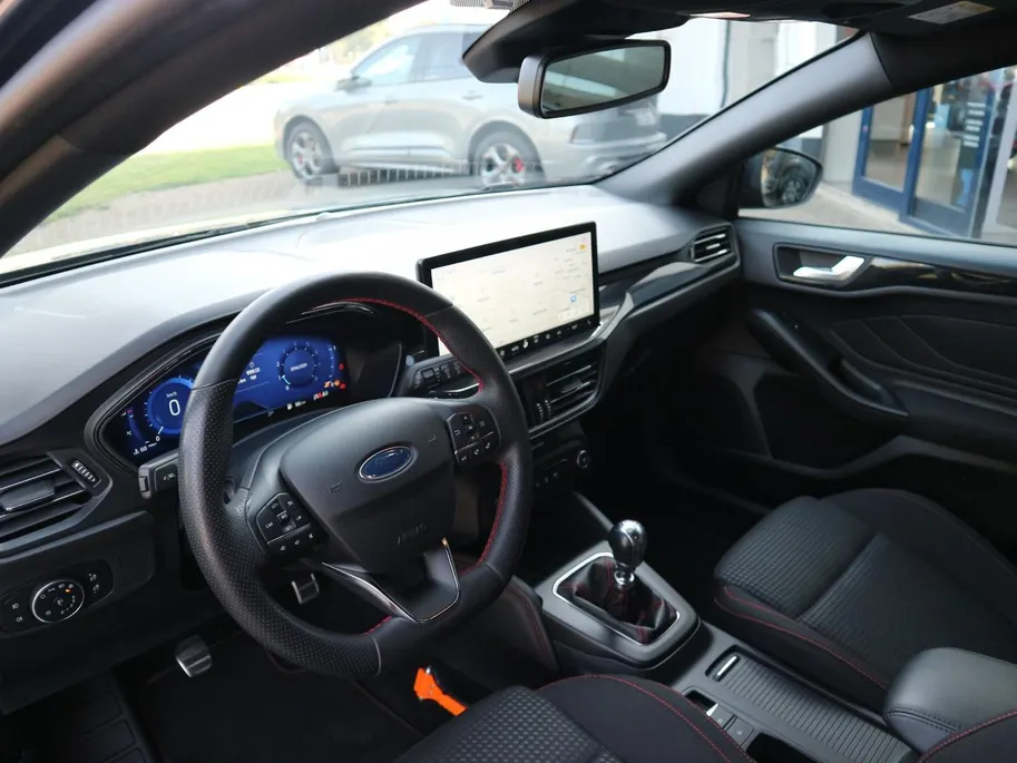 Ford Focus Wagon 1.0 EcoBoost Hybrid ST Line X 155 PK | Elektrische Trekhaak | Winterpack | Design Pack | NL Auto |