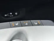 Kia EV6 Light Edition 63 kWh | *Demo direct beschikbaar* | Navi | Camera | Adaptieve Cruise | Clima | Stoel-/Stuurverwarming | Privacy Glass | Apple Carplay | Android Auto