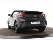 Volkswagen T-Roc Cabrio 1.5 TSI 150pk DSG R-Line · Camera · Apple/Android Car Play · Stoel-& Stuurverwarming · P-Sensoren · 18'' Inch ·