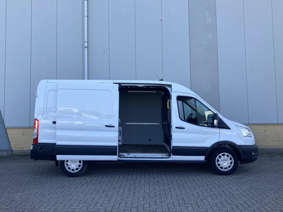 Ford Transit 350 2.0 TDCI 130 pk L3H2 Trend Navigatie - Apple Carplay/ Android Auto - Achteruitrijcamera - laadruimtebescherming