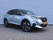 Peugeot 2008 1.2 PureTech GT | Automaat | Navi | Camera | Panoramadak | Dodehoek detectie | Cruise adapt. | 17' LM | LED |