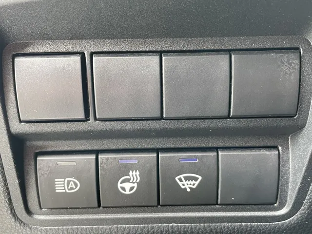 Toyota Yaris Cross 1.5 Hybrid Dynamic | Parkeersensoren V+A | Stuur en Stoelverwarm