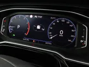 Volkswagen Polo 1.0 TSI 110pk DSG R-Line · Camera · Matrix LED · Stoelverwarming · Apple/Android Car Play · ACC · P-Sensoren · 17'Velgen ·