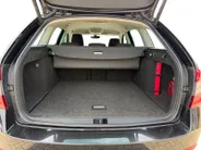 Škoda Octavia Combi 1.5 TSI Greentech Ambition Business | Automaat | Navigatie | Apple carplay & Android auto | Parkeersensoren voor en achter | Achteruitrijcamera | Elektr. achterklep | Afneembare trekhaak | Stoelverwarming voor | Bovag garantie |
