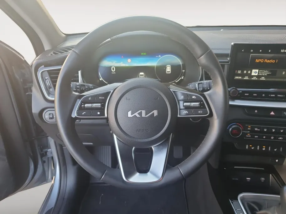 Kia Ceed Sportswagon 1.0T DynamicPlusLine DEMO | Direct beschikbaar | Stoel en stuurverwarming | Dodehoekdetectie | Getinte ramen achter | Elektrische achterklep | Keyless met startknop | Parkeersensoren voor en achter |