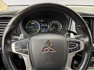 Mitsubishi Outlander 2.4 PHEV Intense Apple Carplay/Android Auto , electronic climate controle , leder , stoelverwarming , lm velgen , cruise , trekhaak .