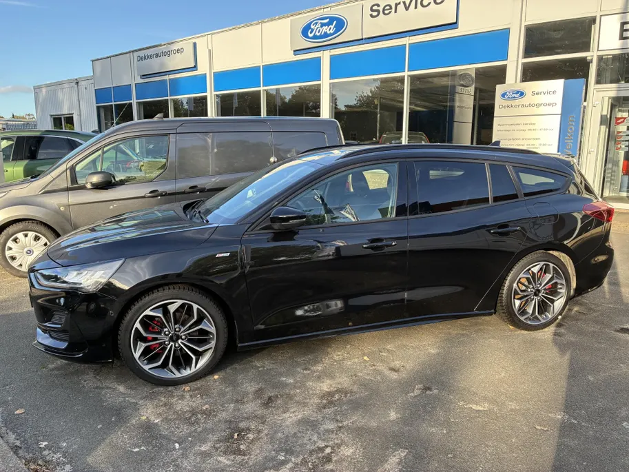 Ford Focus Wagon 1.0 EcoBoost Hybrid ST Line X AUTOMAAT & winterpakket