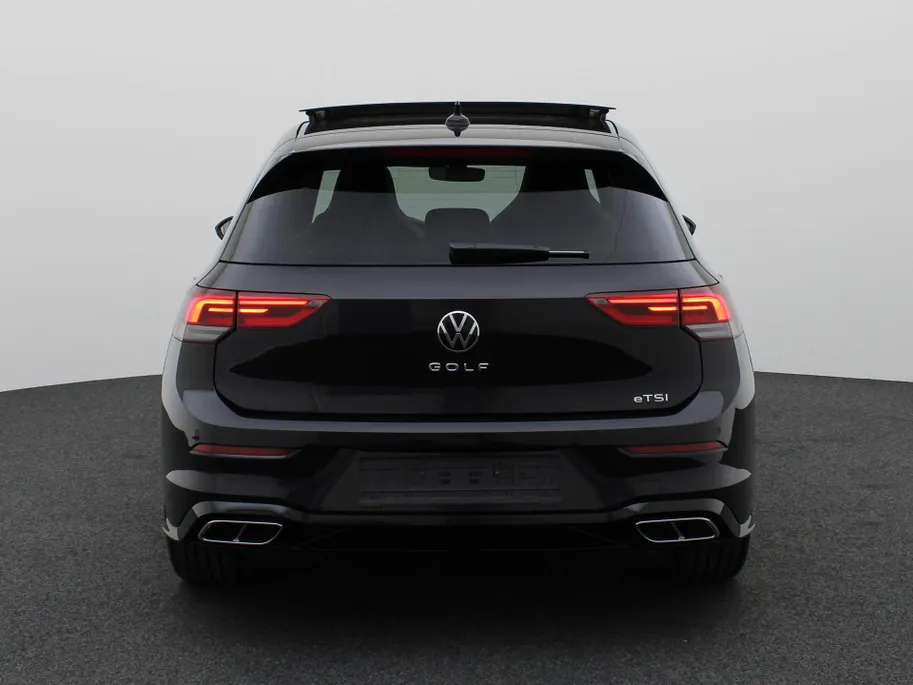 Volkswagen Golf 1.5eTSI/130PK DSG R-Line · Panoramadak · Apple/Android Car Play · Stoel & Stuurverwarming · Navigatie