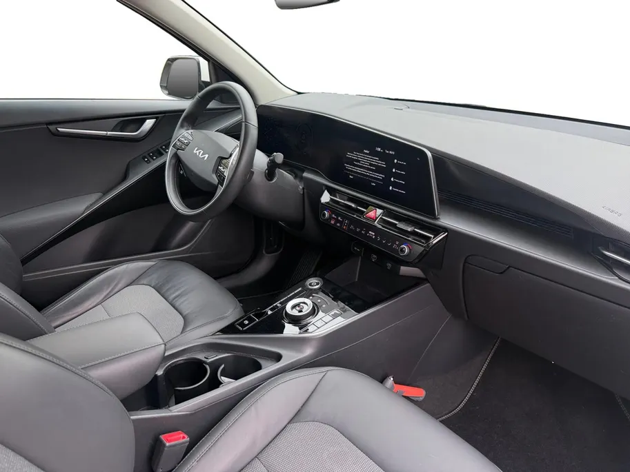 Kia Niro EV DynamicLine 64.8 kWh Dealer onderhouden | Navigatie | Carplay | Climate control | ACC |