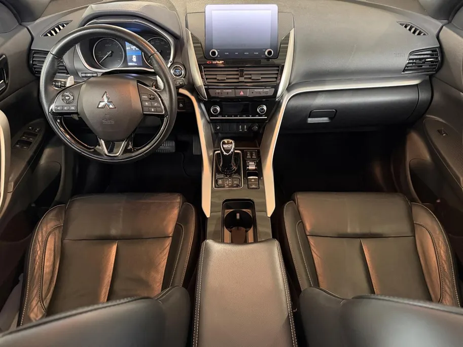 Mitsubishi Eclipse Cross 2.4 PHEV Instyle WK DEAL € 500,- korting | Schuif-/ kanteldak | Achteruitrijcamera | Parkeersensoren voor & achter | Stoelverwarming | Navigatie | Trekhaak | BOVAG GARANTIE |