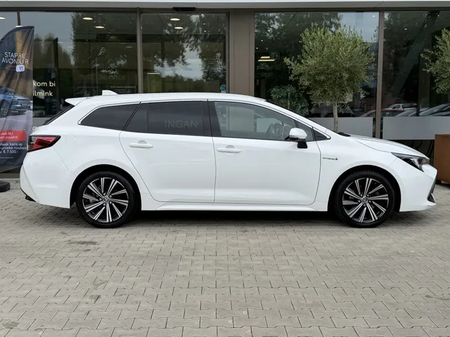 Toyota Corolla Touring Sports 2.0 Hybrid Dynamic | Parkeersensoren V+A