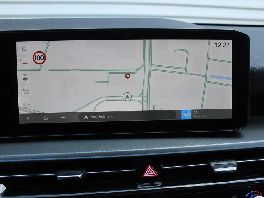 Kia Niro 1.6 GDi Hybrid DynamicPlusLine | Stuur-/stoelverwarming | Schuifdak | Elek. stoelverstelling + achterklep | Dodehoekdetectie | Camera | Telefoonlader | HK audio | LED |