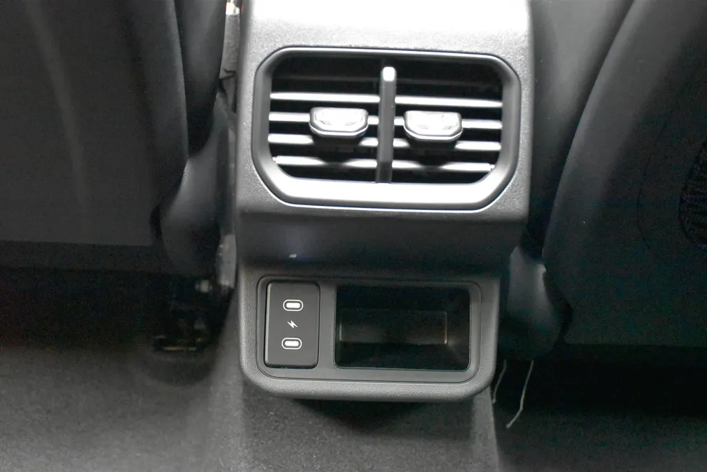 Kia K4 1.0 T-GDi MHEV 115pk DCT7 GT-Line Launch Edition (schuifdak)