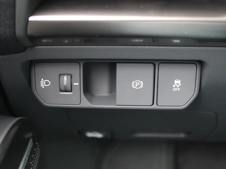 Kia EV2 Plus Advanced 42.2 kWh | Stuur-/stoelverwarming | Schuifdak | Dodehoek detectie | Elek. Stoelverstelling | Camera | 18' LM | LED | HK audio | Cruise adapt. |
