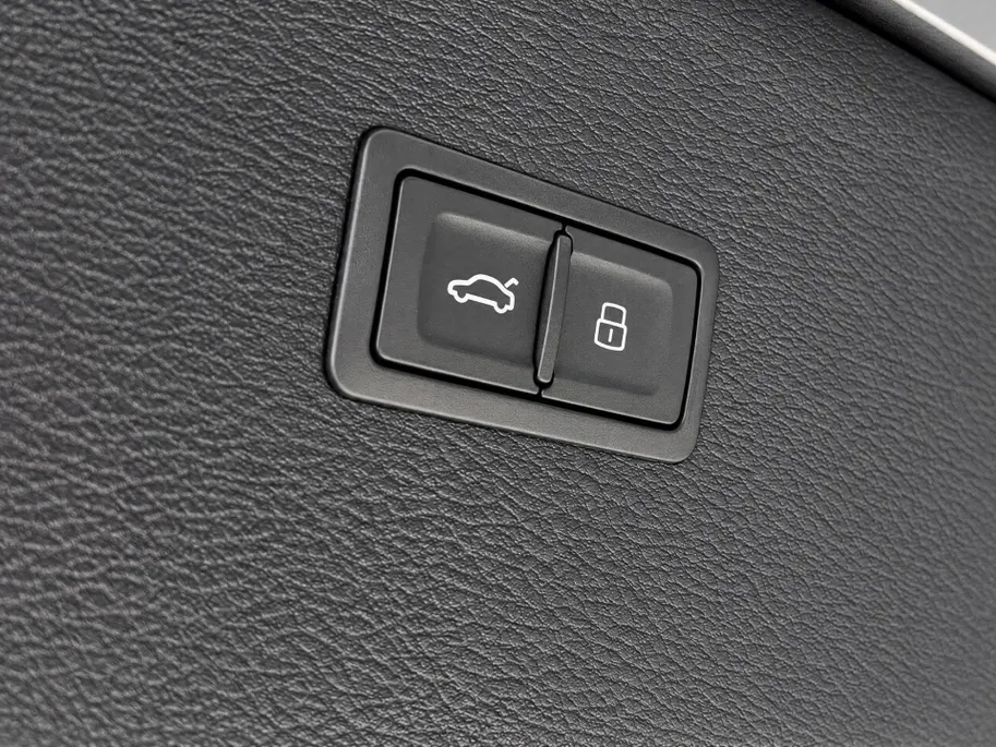 Audi Q5 50 TFSIe 299pk S-tronic S edition · Panoramadak · Camera · Matrix LED · Apple/Android Car Play · Elek. Achterklep ·