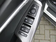 Kia EV6 Air 58 kWh | Trekhaak | 20' LM | Stuur-/stoelverwarming | Camera | Navi | Cruise adapt. | Dodehoek detectie |