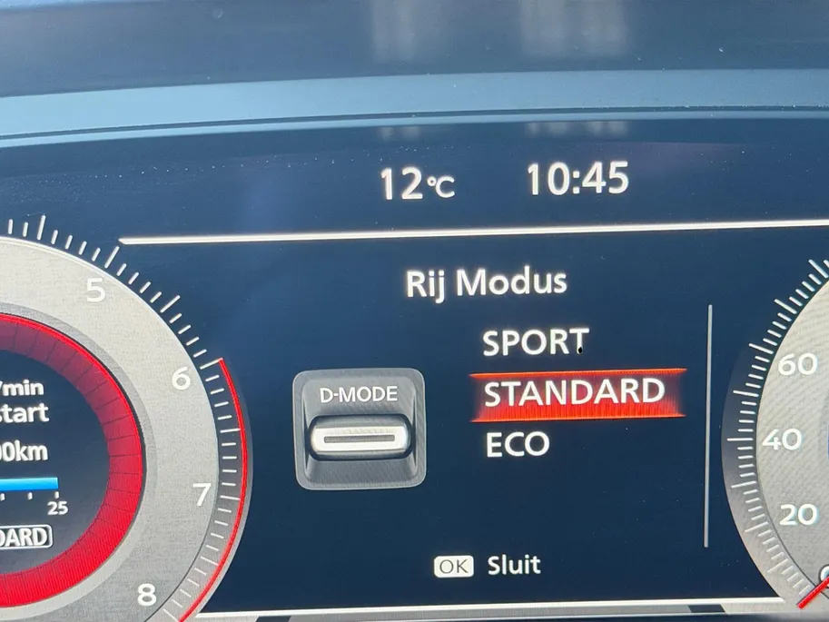 Nissan QASHQAI 1.3 MHEV Xtronic N-Connecta 158PK AUTOMAAT | Apple Carplay & Android Auto| Climate Controle | 4 seizoen banden | Metallic lak | Lichtmetalen velgen | Navigatie | Panoramadak | Dakrails | Dealer onderhouden | 1ste eigenaar