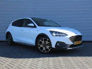 Ford Focus 1.0 EcoBoost Active Business | Trekhaak | Panoramadak | Stuur-/stoel-/voorruitverwarming | Camera | Navi | 18' LM | LED | Cruise adapt. | B&O audio | Zeer nette auto!! |