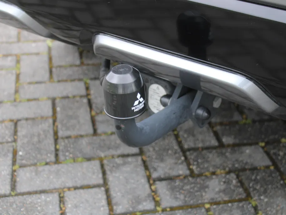 Mitsubishi Eclipse Cross 2.4 PHEV Executive | Trekhaak | 18' LM | 360 Camera | Navi | Cruise adapt. | Elek. stoelverstelling | Leer/Alcantara | Stuur-/stoelverwarming | LED |