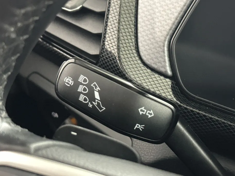 Volkswagen T-Cross 1.0 Life Edition DSG Automaat | Adaptieve Cruise Control | Climate Control | Parkeersensoren voor + achter