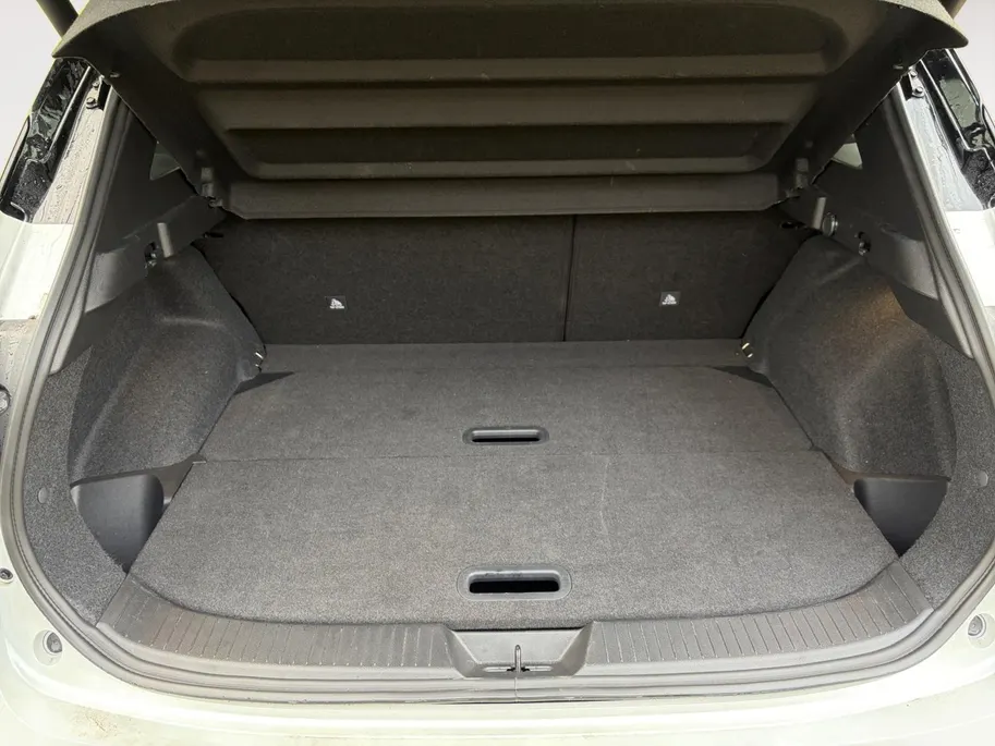 Nissan QASHQAI 1.3 MHEV Xtronic N-Connecta Apple Carplay/Android Auto , airco (automatisch) , cruise control adaptief met Stop&Go en stuurhulp , elektrisch bedienbare achterklep met sensorsturing , navigatiesysteem , panoramadak , voorstoelen verwarmd en stuur , rondomz